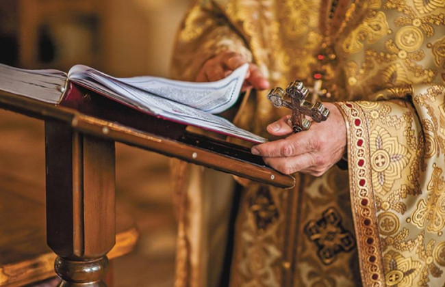 На Волыни священник из-за черешни похитил и связал школьницу: ему назначили наказание