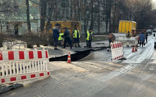 На Лукьяновке в Киеве частично перекрыли движение транспорта, в некоторых домах нет водоснабжения
