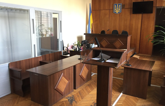 Подозреваемый составил завещание в пользу всех судей суда, чтобы помешать рассмотрению ходатайства о продлении сроков расследования