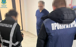 Фіктивна справка про наявність хвороби за 2000 доларів: у Львові лікар допомагав ухилянтам