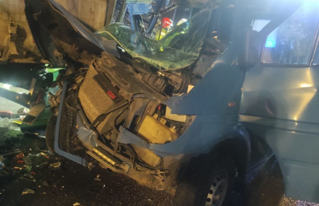 В Польше микроавтобус с украинцами столкнулся с грузовиком: есть погибший и пострадавшие