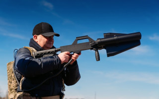 Кабмин освободил от НДС и пошлины импортные беспилотники, радиостанции и антидроновые ружья