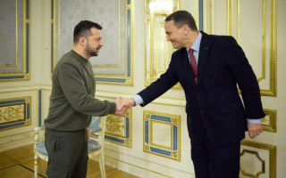 В України і Польщі є можливості для спільної роботи у сфері оборонних виробництв, — Зеленський