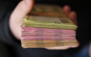 Предпринимателя подозревают в завладении почти 200 тысячами гривен во время восстановления гимназии в Бучанском районе