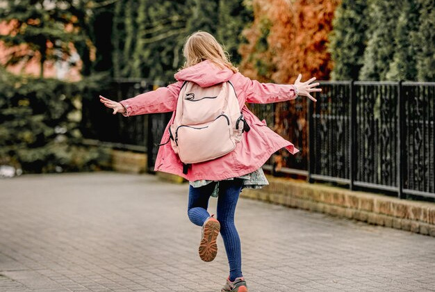 На Хмельнитчине женщину оштрафовали за систематические прогулы уроков ее дочерью