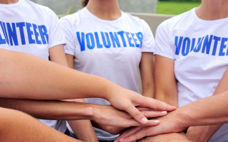 10 волонтеров получили разрешение на выезд и не вернулись – за дело взялись правоохранители