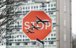 У Лондоні вкрали роботу вуличного художника Бенксі прямо на очах у перехожих: відео