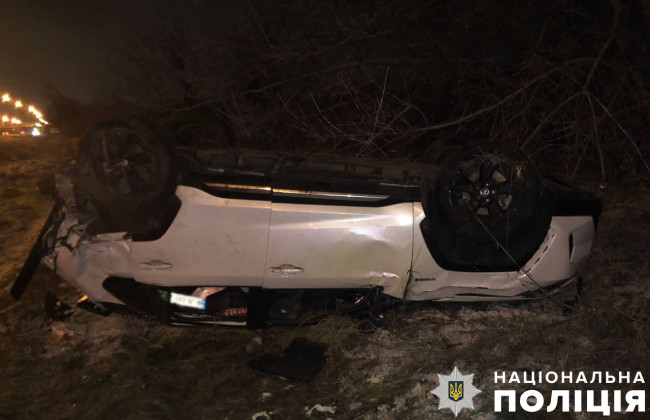 В Киеве нетрезвый водитель влетел во внедорожник, пострадали двое детей: фото