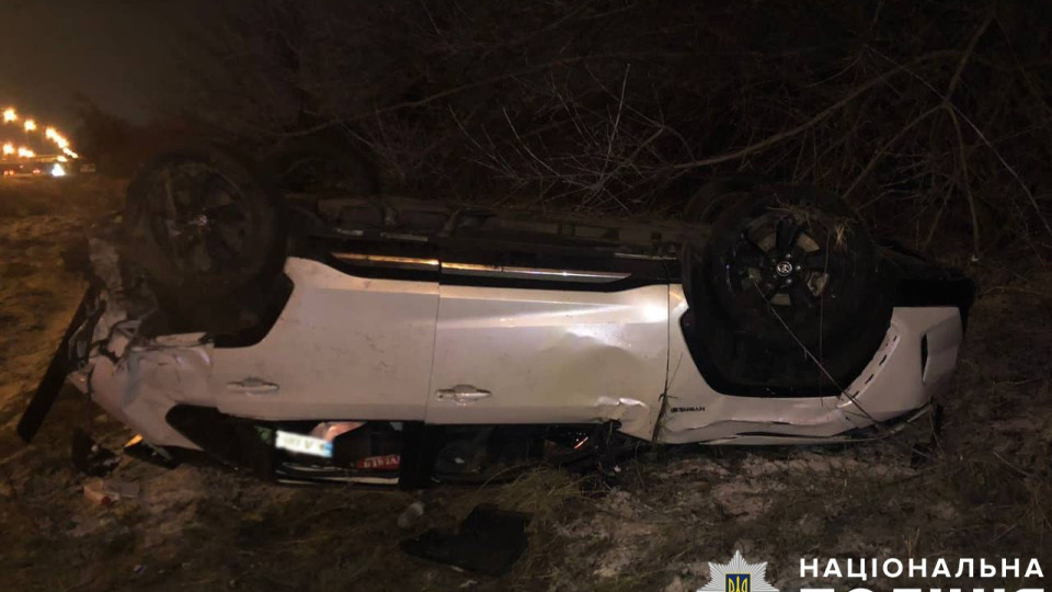 В Киеве нетрезвый водитель влетел во внедорожник, пострадали двое детей: фото