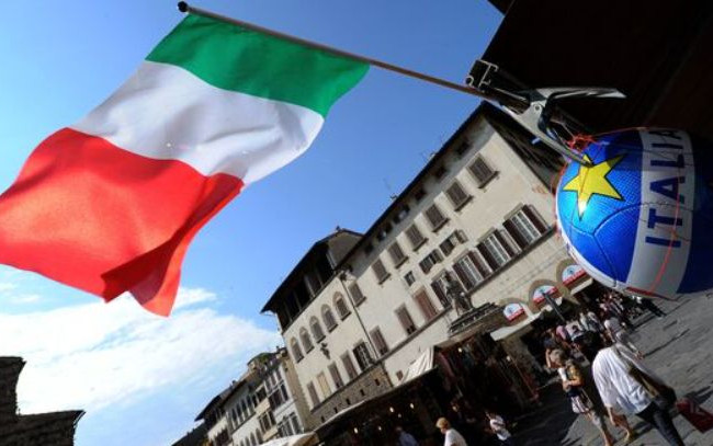 Не хотел встретить Рождество в одиночестве: итальянец сбежал из-под домашнего ареста в тюрьму