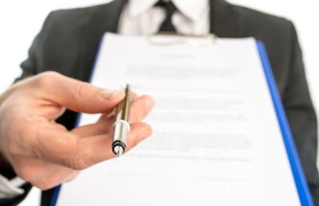 Работодатель не выполняет условия заключенного трудового договора: в Гоструда сообщили, как действовать