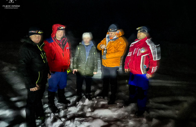 В Карпатах в Рождественскую ночь спасли туриста в Рождественскую ночь