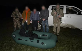 Трое уклонистов отправились в «рождественский тур» по Тисе в Венгрию за $17 тысяч, но путешествие провалилось, видео