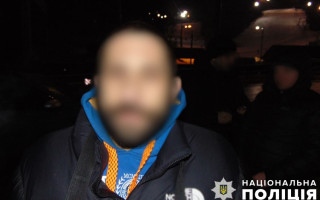 У Києві затримали серійного крадія з авто