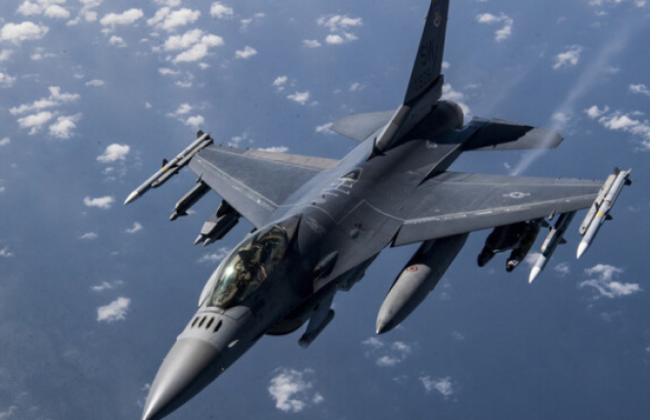 Первые украинские пилоты завершили в Британии базовую подготовку для полетов на F-16