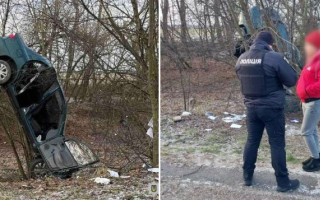 Автомобіль перекинувся та повис на дереві: на Київщині сталася смертельна ДТП