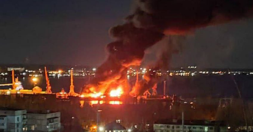 Момент взрыва десантного корабля «Новочеркасск» попал на видео