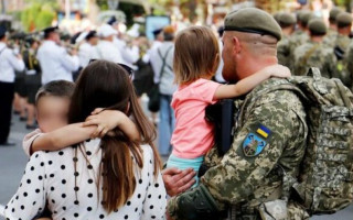 На яких підставах зможуть звільнятися військовослужбовці, які проходять військову службу за призовом, та які проходять кадрову службу, — законопроект про мобілізацію