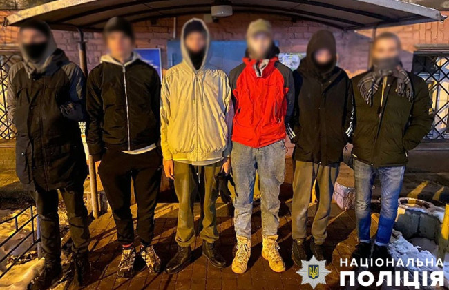 Свидания заканчивались избиением и ограблением: в Киеве разоблачили группу юношей, которых вдохновил сериал о преступниках