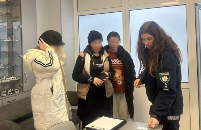 В Черкассах близнец решила сдать экзамен по ПДД вместо своей сестры: чем закончилась история