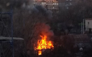 У Маріуполі між житловими будинками вибухнув боєкомплект окупантів