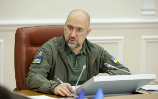 Пенсії та зарплати освітян та медиків у 2024 році виплачуватимуться без затримок, – Шмигаль