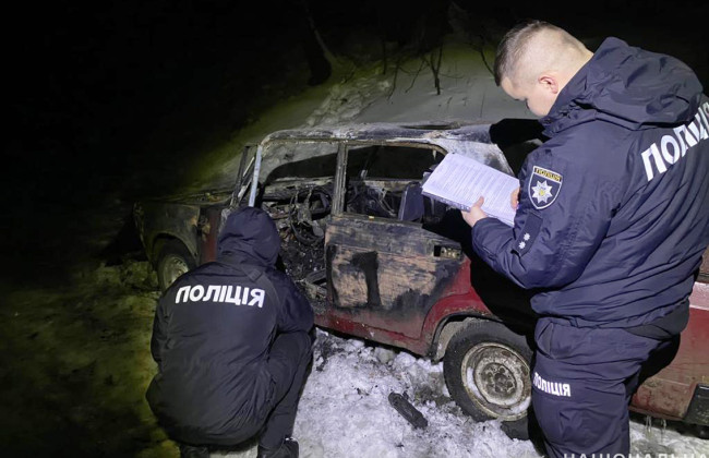 На Черниговщине двое мужчин сожгли машину военного, потому что не смогли ее угнать