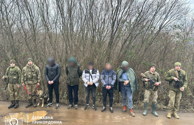 Пограничники поймали сразу 10 беглецов на границе со Словакией