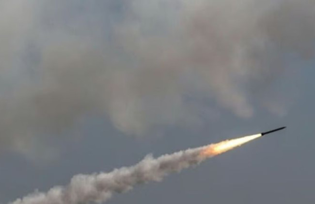 рф атаковала ракетами Киев: есть возгорание жилого многоэтажного дома