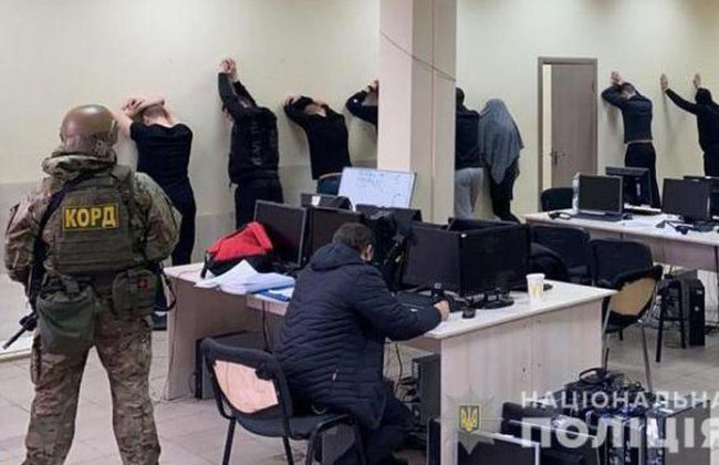 Законопроект о борьбе с мошенническими колл-центрами и финансовыми пирамидами будет рассмотрен в первом чтении