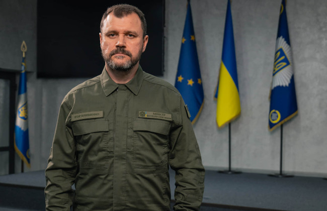 Попадание в дома, торговый центр и роддом: в результате российской атаки по Украине погибли 12 человек