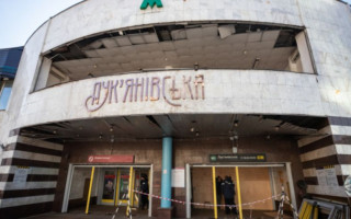 Ракетна атака на Київ: вибухом пошкоджена будівля станції метро «Лукʼянівська» — Віталій Кличко