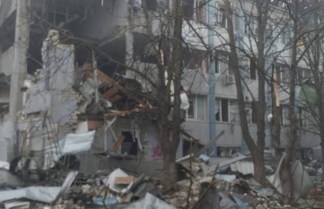 россия обстреляла дронами здание представительства омбудсмена в Херсоне: фото и видео