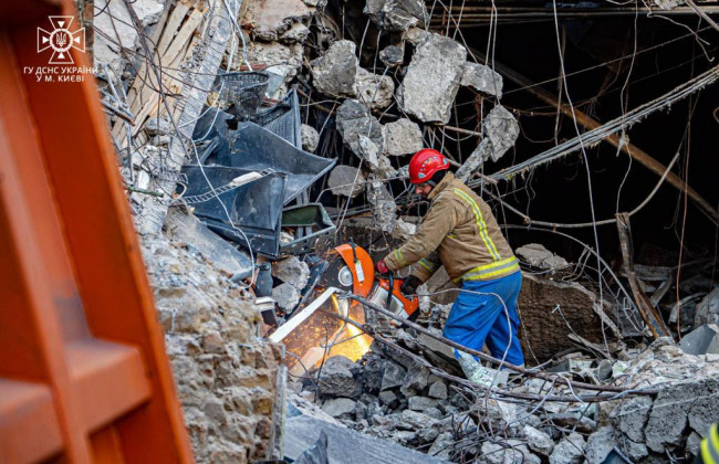 В Киеве количество жертв российской ракетной атаки возросло до 27