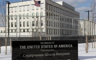 Уламки ракет впали поблизу посольства США у Києві, — голова Шевченківської РДА