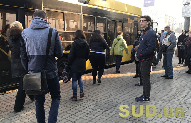 В Киеве из-за отсутствия напряжения временно остановлено движение транспорта