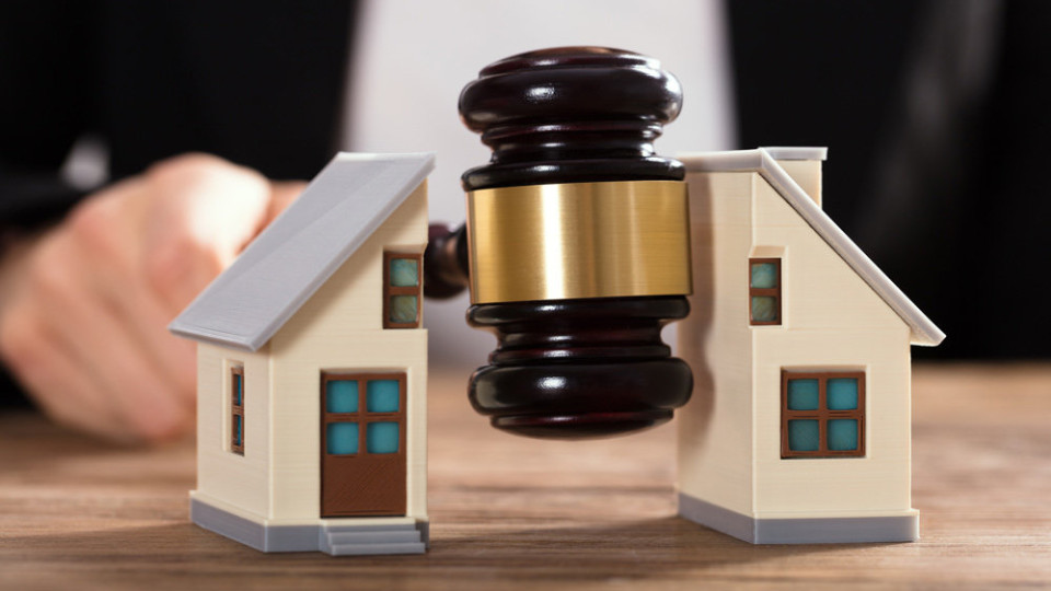 В Хмельницком суд законно разделил квартиру между супругами: мужчина не доказал принадлежность ему жилья на праве личной собственности