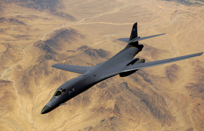 В США во время учений разбился бомбардировщик B-1B Lancer во время учений