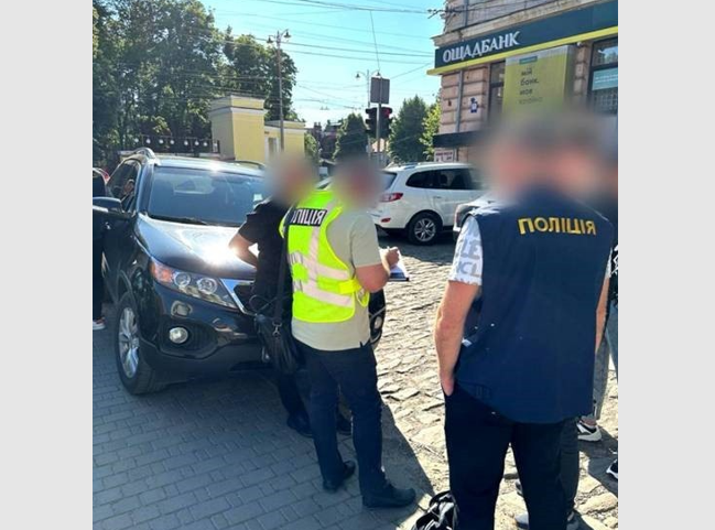 Предлагали «приобрести» повестку, которая позволит отсрочить призыв на службу: будут судить работника ТЦК с сообщниками