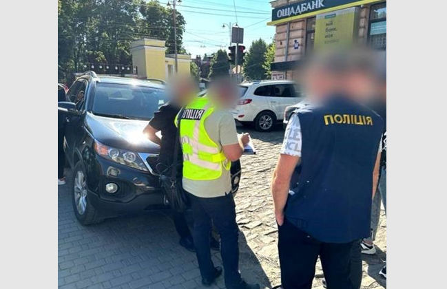 Предлагали «приобрести» повестку, которая позволит отсрочить призыв на службу: будут судить работника ТЦК с сообщниками