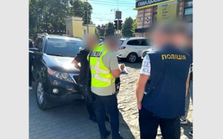 Предлагали «приобрести» повестку, которая позволит отсрочить призыв на службу: будут судить работника ТЦК с сообщниками