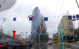 Миттєве покарання за порушення ПДР: у Києві оштрафували водія Lexus, відео