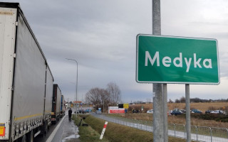 У Держприкордонслужбі підтвердили відновлення руху вантажівок через пункт пропуску «Медика-Шегині»