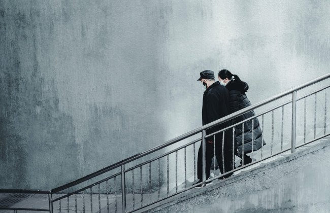 В Киеве снова рекомендуют носить маски в местах скопления людей