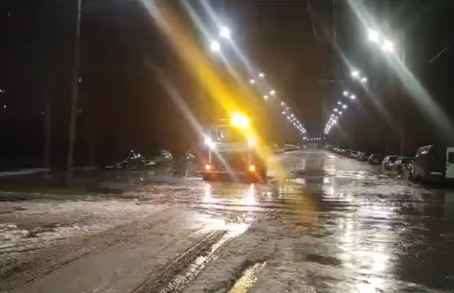 Авария на водопроводе на Борщаговке у Киева: утечку воды локализовали