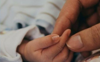 Виплата лікарняних по вагітності та пологах: скільки днів оплачується та який розмір допомоги