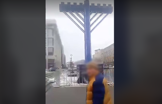 В центре Киева мужчина осквернил ханукию: ему сообщили о подозрении