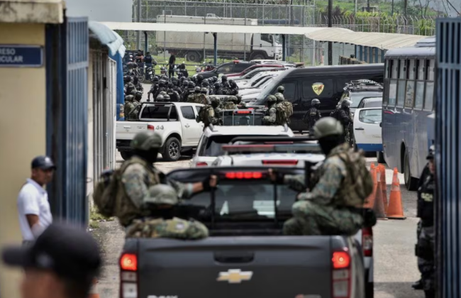 В Эквадоре чрезвычайное положение: на улицах стрельба, телестудию захватили, охранники тюрьмы в заложниках