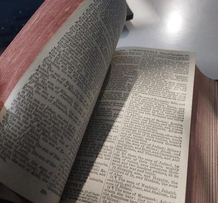 Львовянка пыталась вывезти в Польшу Библию, напечатанную в 1919 году