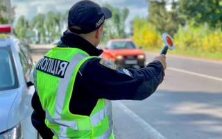 Чоловік сів за кермо у стані наркотичного сп’яніння, а потім просив не позбавляти його права керування: що вирішив суд